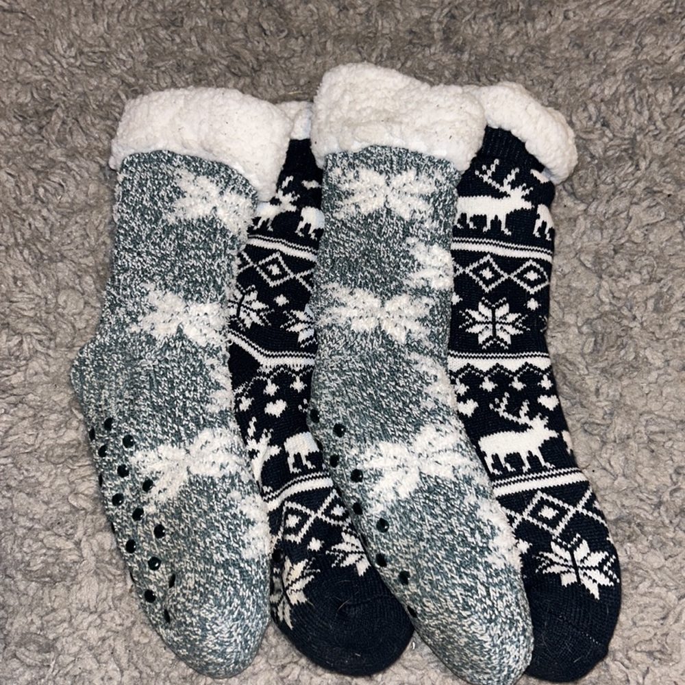 fuzzy socks/slippers 2 pack